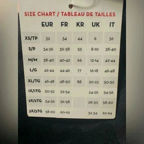 NWT Spanx Look at Me Now Seamless Cropped Leggings Black Camo Sz Medium - Picture 5 of 6